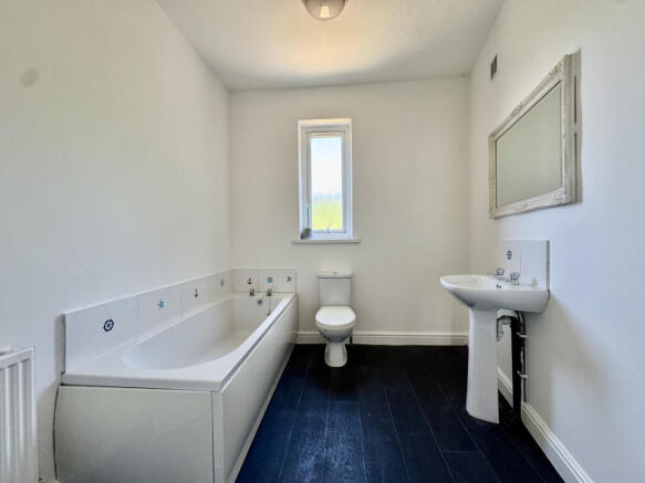 2 bed Terraced to rent Image 9