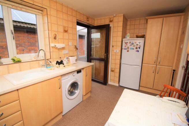 Kitchen 6.JPG