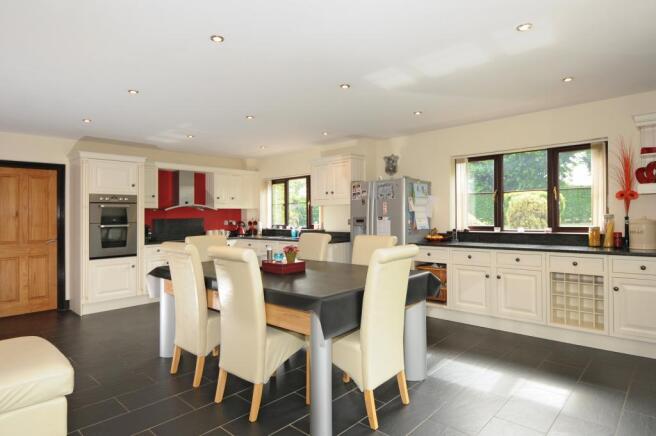 Kitchen/Breakfast Rm