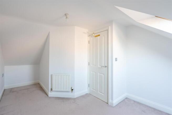 3 bed Town House to rent Image 9