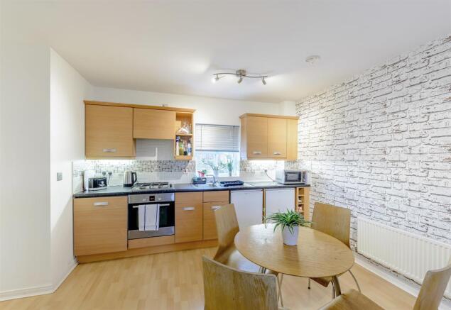 LOUNGE / DINING KITCHEN