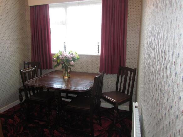 Dining room/bedroom 3
