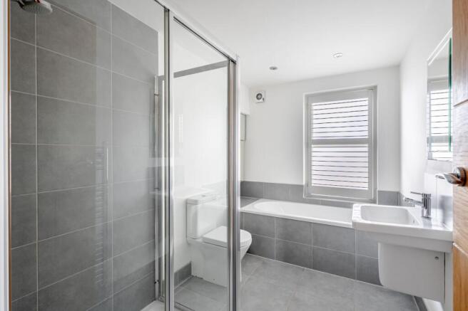 2 bed Flat for sale Image 11