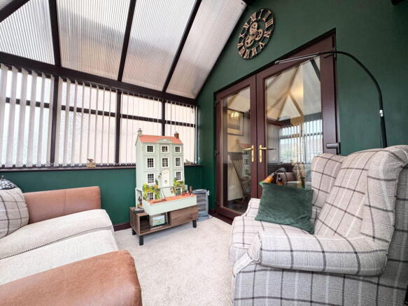 4 bed Detached for sale Image 10