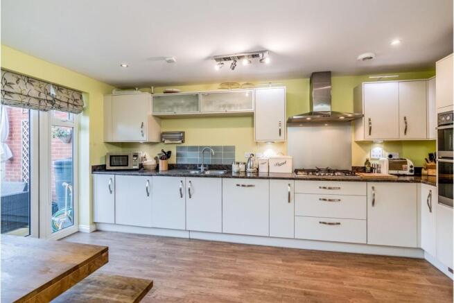 Kitchen/Breakfast