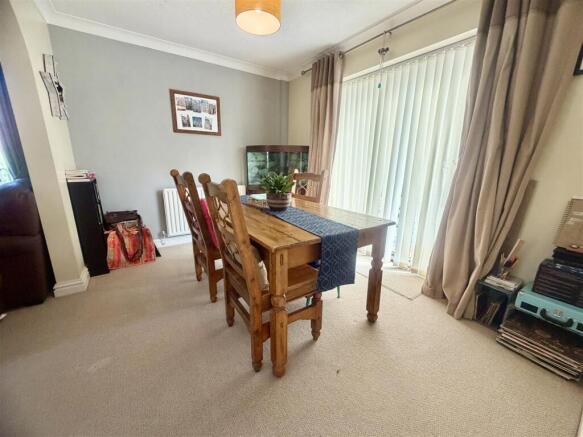 4 bed Detached for sale Image 8