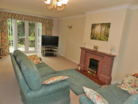 Lounge/Sitting Room