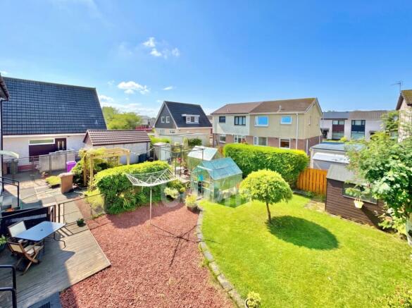 Dipple Court, Kilbirnie garden pic