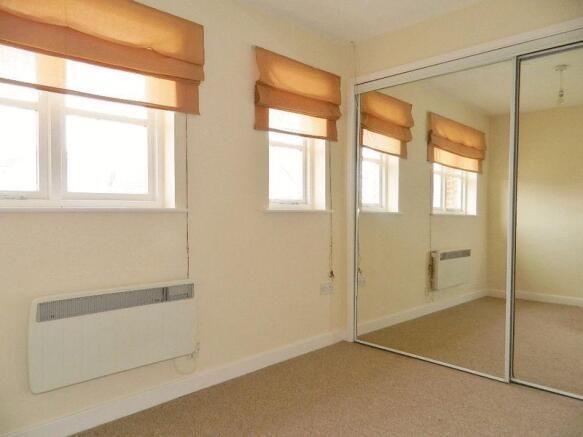 Bedroom 1 (2)