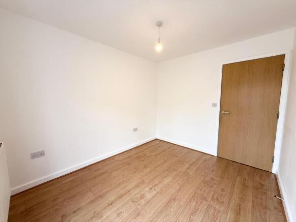 1 bed Apartment to rent Image 4