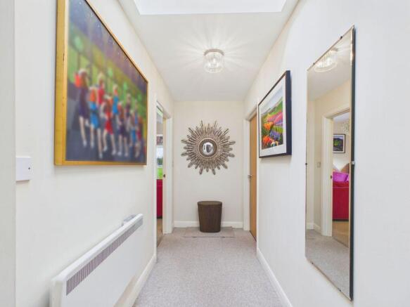 2 bed Apartment for sale Image 6