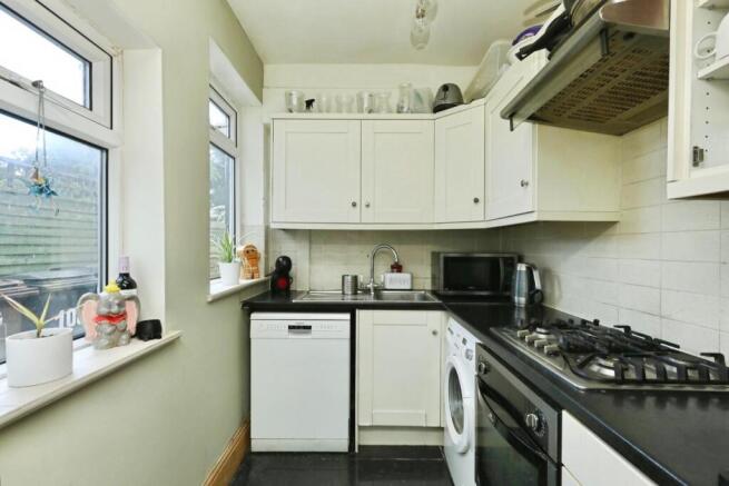 4 bed Terraced for sale Image 11