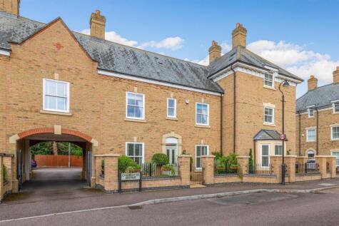 Charlotte Avenue, Fairfield, Herts SG5 4HF