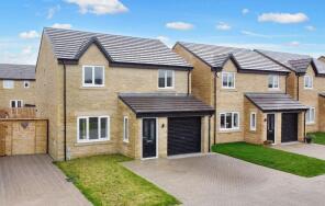 16, Dahlia Close, Hurworth Moor, Darlington DL2 1GU