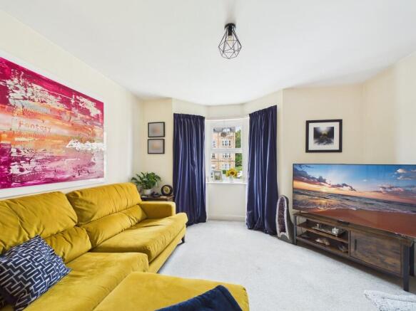 2 bed Apartment for sale Image 5