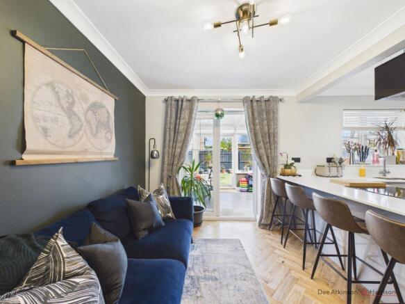 5 bed Link Detached House for sale Image 8