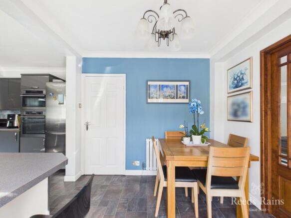 3 bed Detached for sale Image 6