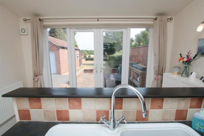 BEAUTIFUL OPEN PLAN LIVING/ DINING/ KITCHEN