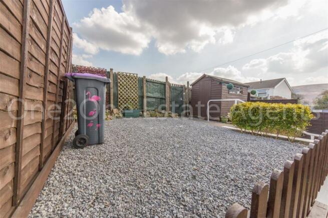24 Bowen Close-1.jpg