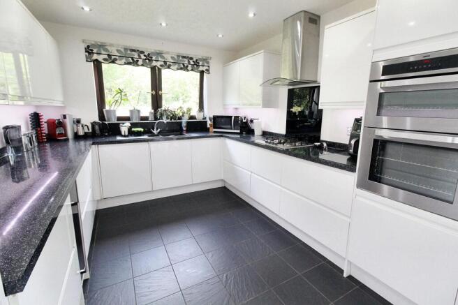 Kitchen / Breakfast Room