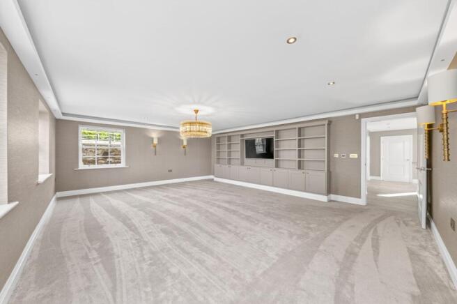 4 bed Detached for sale Image 9