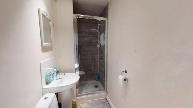 4 bed Terraced to rent Image 6