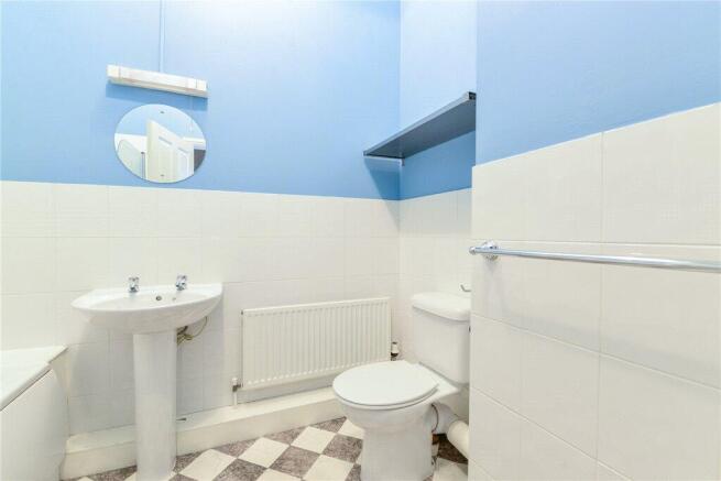2 bed Apartment for sale Image 11