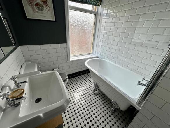 2 bed Semi-Detached for sale Image 11