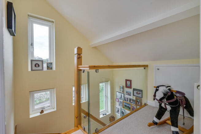 Upper landing
