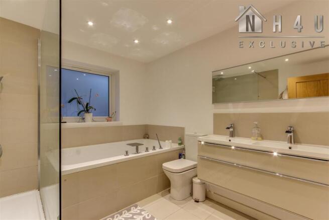 FAMILY BATHROOM: