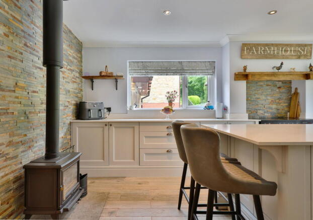3 bed Detached Bungalow for sale Image 11