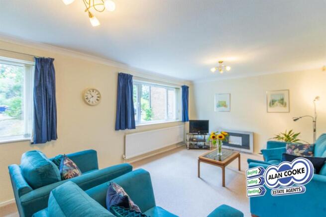 4 bed Detached for sale Image 6