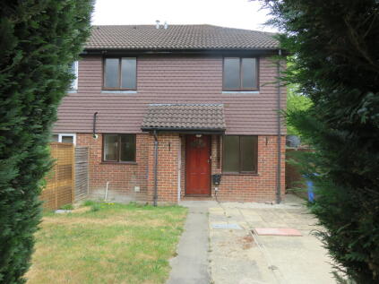 Fallowfield, Yateley, Hampshire