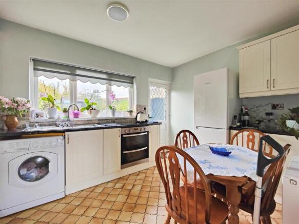 Kitchen/Dining Room