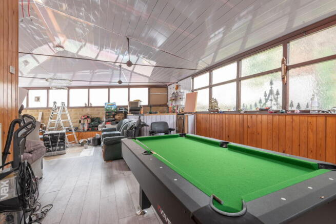 6 bed Detached for sale Image 7