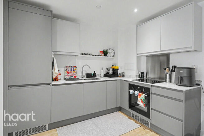 Saxton Lane, Leeds photo 5