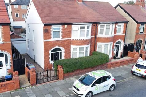 Collingwood Avenue, FY3 8DE