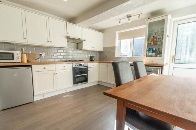2 bed Semi-Detached for sale Image 5