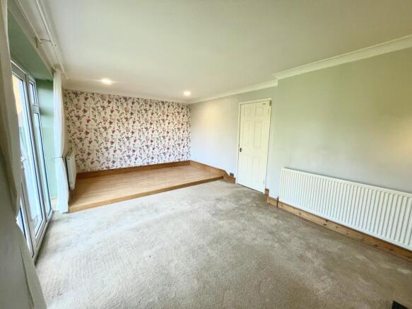 2 bed Semi-Detached to rent Image 4