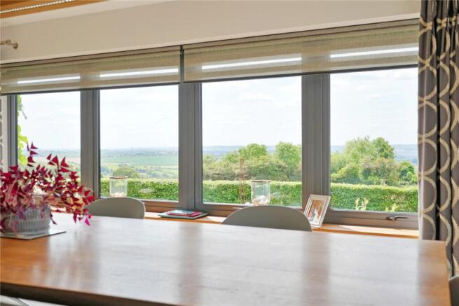4 bed Detached for sale Image 12