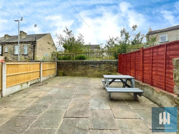 2 bed Terraced to rent Image 6