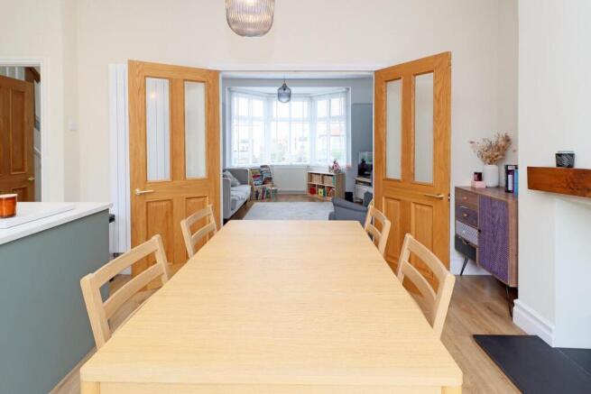 Kitchen/ Dining Room