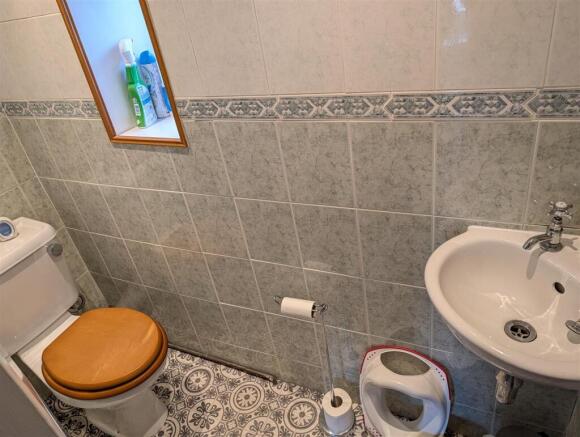 2 bed Terraced to rent Image 10