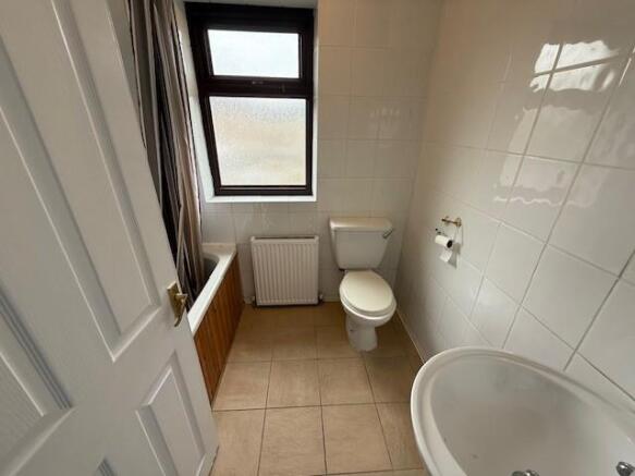 3 bed Town House to rent Image 10