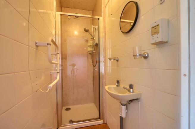 4 bed Detached for sale Image 12