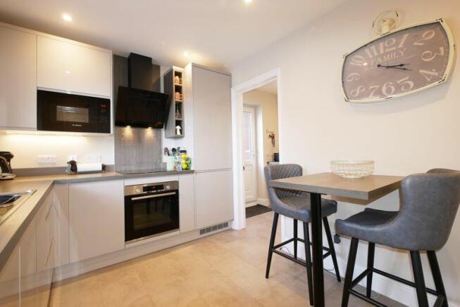 KITCHEN/BREAKFAST ROOM