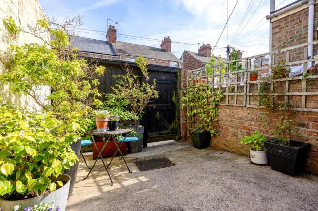 2 bed Terraced for sale Image 5