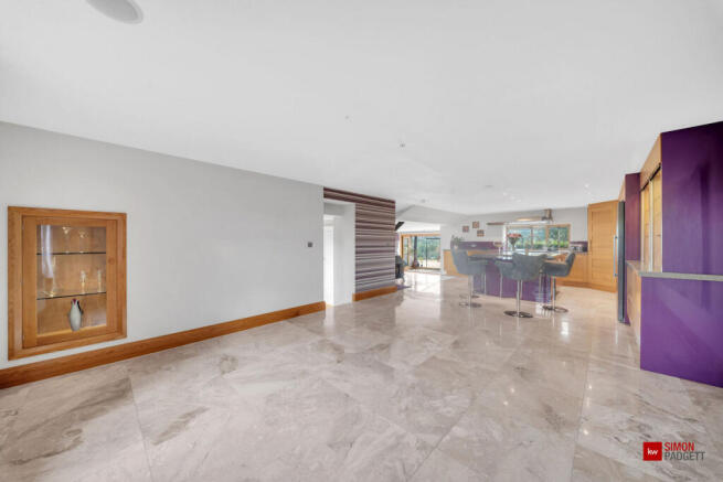 4 bed Terraced for sale Image 5