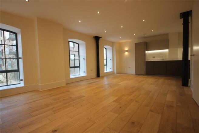 Lounge/Kitchen Area
