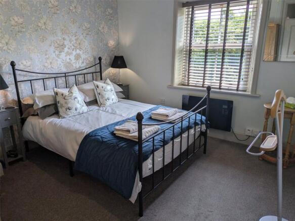 2 bed Semi-Detached to rent Image 10